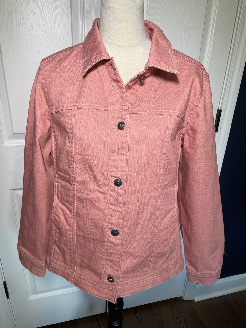 Denim & Co. Pink Denim Jacket Size M Decorative Silver Tone Button Front
